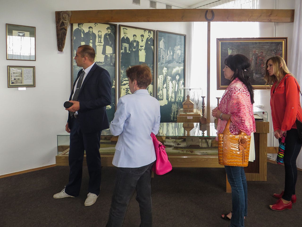 Огляд експозиції музею з директором Богданом Лазораком, 8 серпня 2017