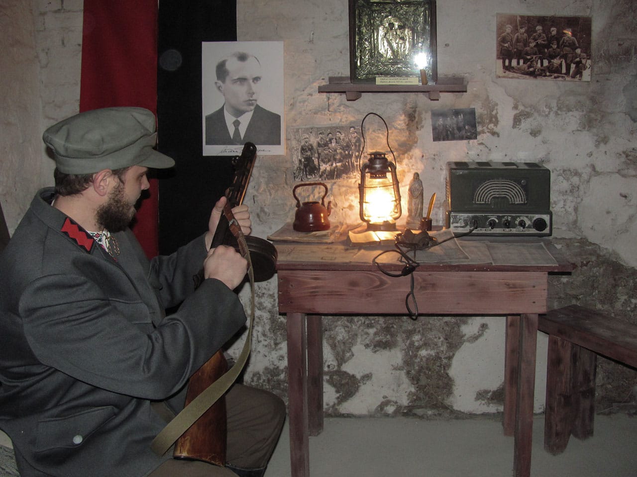 Тематична експозиція «Повстанська криївка»