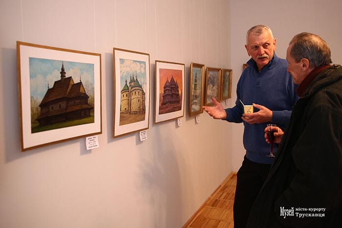 Гості під час ознайомлення з виставкою «Діалог», 04.03.2018. Світлина Ірини Бердаль-Шевчик