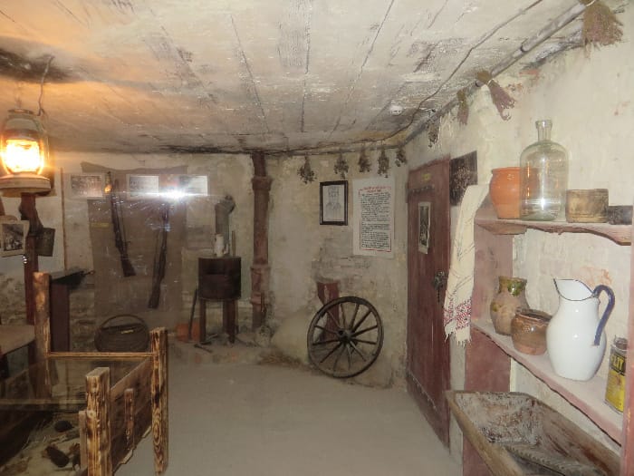 Тематична експозиція «Повстанська криївка»