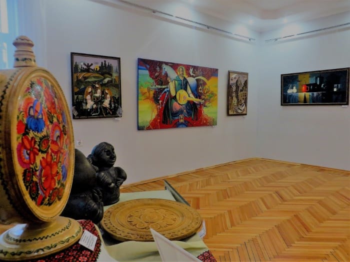 Фрагмент мистецької виставки "Шлях до мрії"