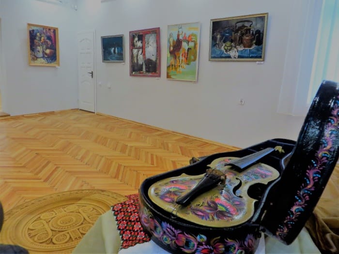 Фрагмент мистецької виставки "Шлях до мрії"