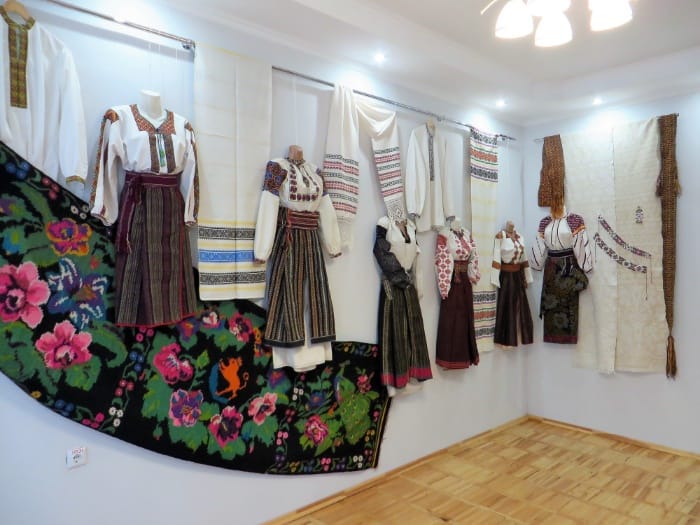 Виставка буковинського строю к.ХІХ-ХХ ст.