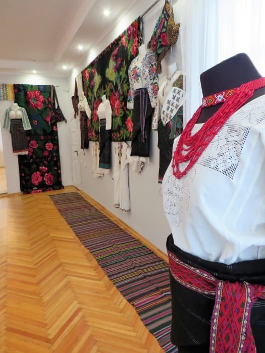 Виставка буковинського строю к.ХІХ-ХХ ст.