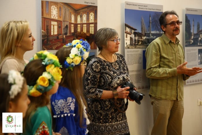 Автори виставки Ігор Сальніков та Вікторія Темна
