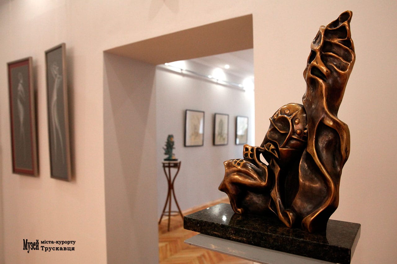 Фрагмент експозиції «Вилучене з хаосу», 21.03.2017