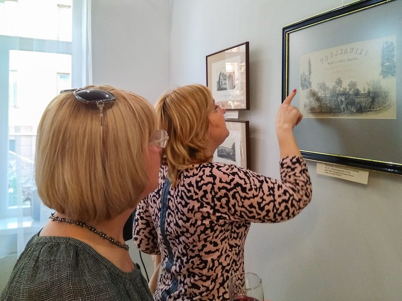 Гості музею на презентації виставок, 19 травня 2017