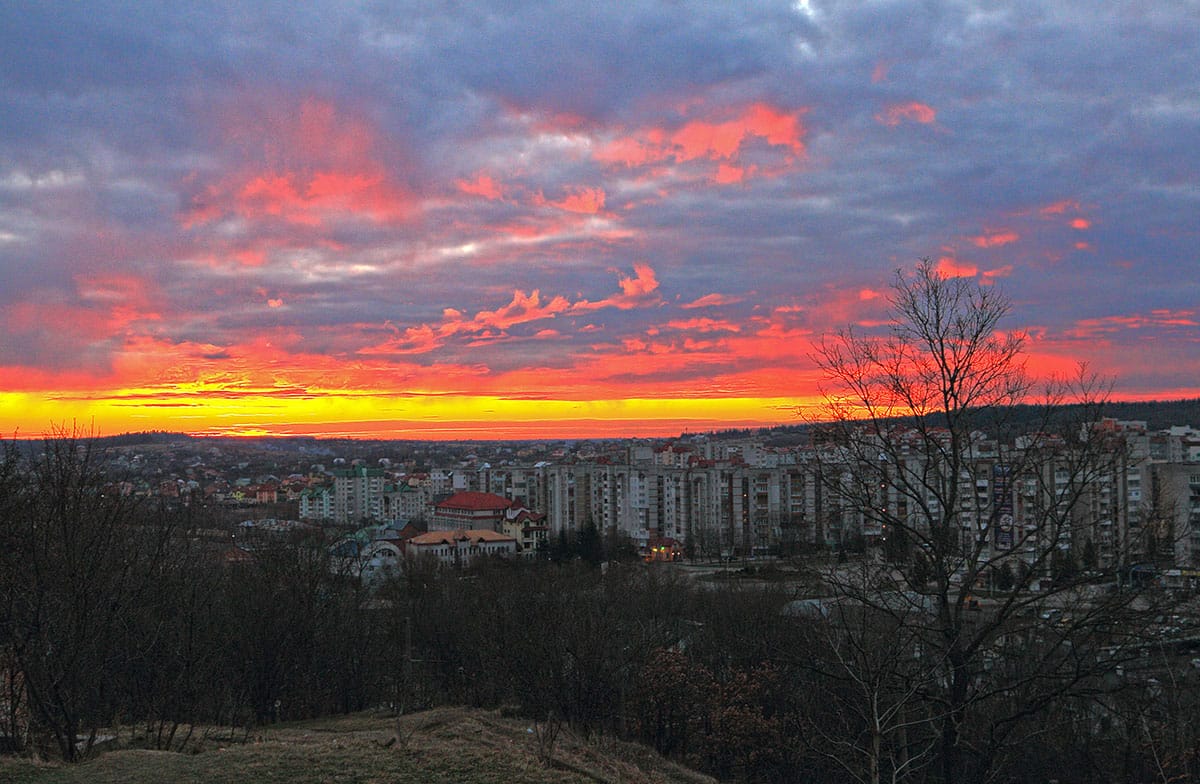 Трускавець. Вид зі Сходу - На світанку, автор П. Закусило, 2017