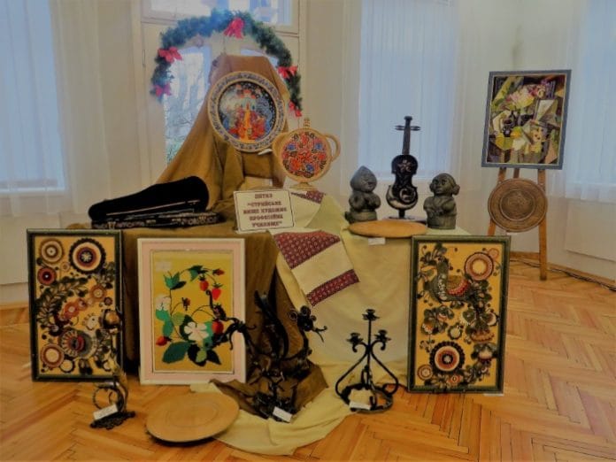 Фрагмент мистецької виставки "Шлях до мрії"