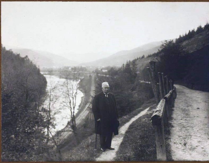 Констянтин Пятц на ознайомленні з гірською місцевістю Прикарпаття, 1935 рік