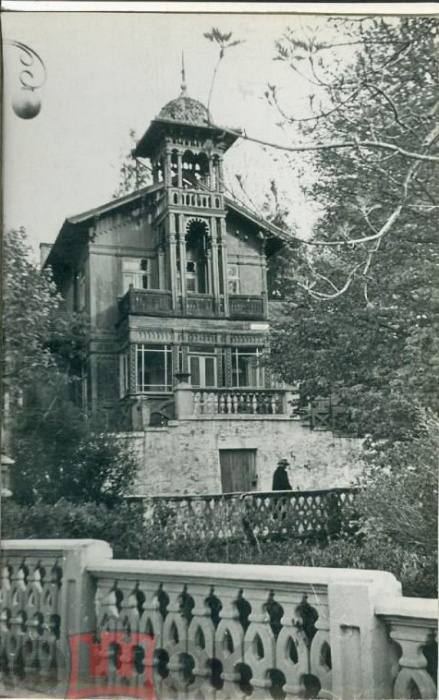 Будівля в післявоєнний час, 1949 рік