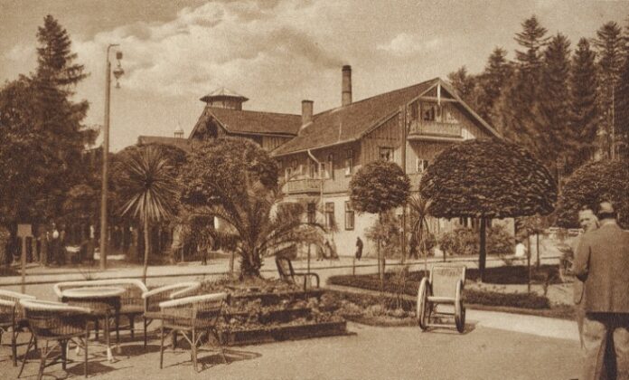 Курортна Долина: Купальні І класу. Вхід до парку, пер. пол. ХХ ст. Курортна Долина: Купальні І класу. Вхід до парку, пер. пол. ХХ ст.