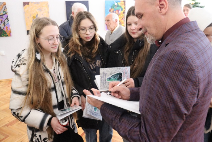 Відкриття мистецької виставки "З бомбосховища" Олега Денисовця зі Львова, 10.02.2023