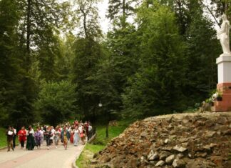 КОЛИ ДУША ПОТРЕБУЄ ВІДПОЧИНКУ… Презентація мандрівки з нагоди Дня курорту, 28.08.2024