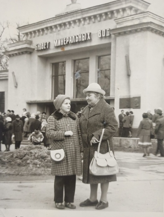 Наталя з бабцею у Трускавці, поч. 1980-х років