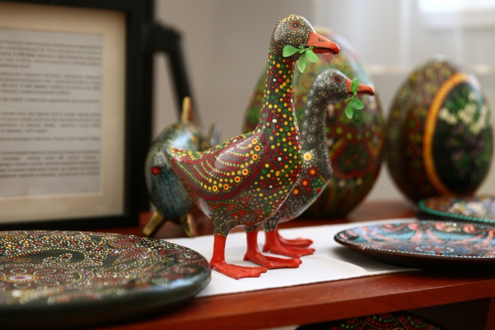 Вистака живопису "У світі крапок", Любов Панів